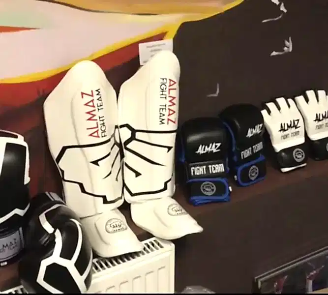 Вышла линейка бойцовской экипировки под собственным брендом ALMAZ FIGHT TEAM Вышла линейка бойцовской экипировки под собственным брендом ALMAZ FIGHT TEAM