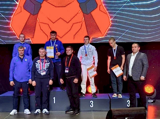 Чемпионат России по кикбоксингу - тренер клуба Алмаз стал серебряным призером Чемпионат России по кикбоксингу - тренер клуба Алмаз стал серебряным призером